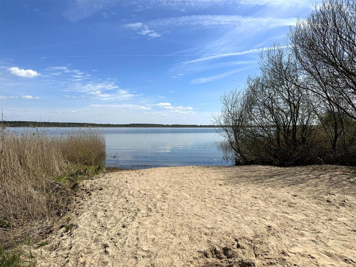 Behindertengerechte Ferienwohnung Nossentiner Huette Bagian luar foto