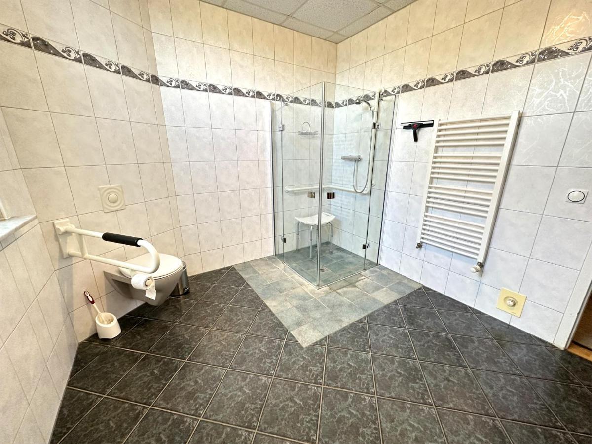 Behindertengerechte Ferienwohnung Nossentiner Huette Bagian luar foto